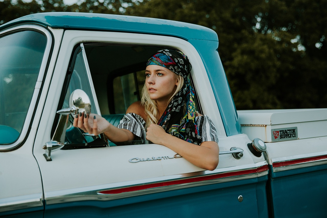 woman, truck, vehicle-1845572.jpg